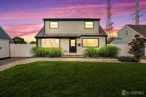 $600,000 | 23 Longfield Road, New Brunswick, NJ 08901