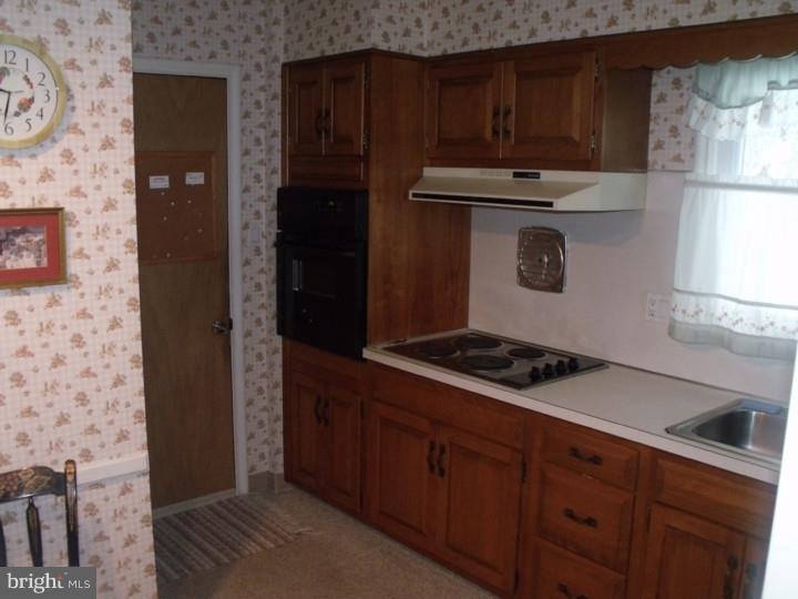 3108 Merritt Parkway Sinking Spring, PA 19608 - Photo 4 of 21 Kitchen