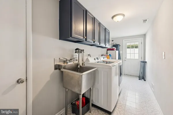$675,000 | 704 Cornwallis Drive, Mount Laurel, NJ 08054