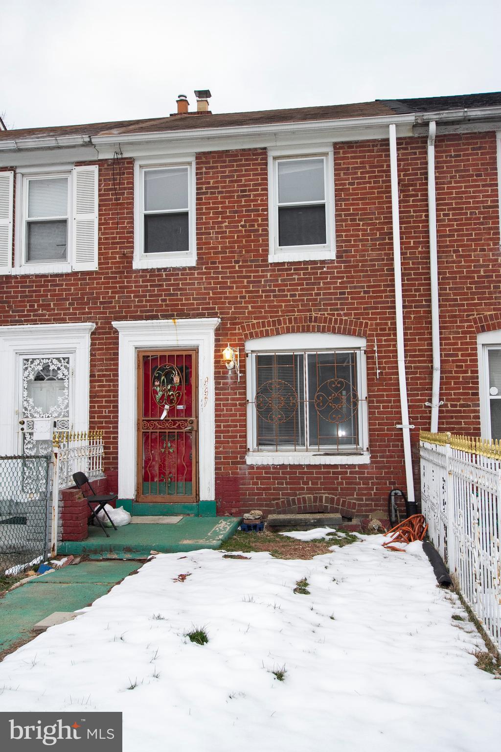 447 Roundview Road Baltimore, MD 21225 - Photo 2 of 21