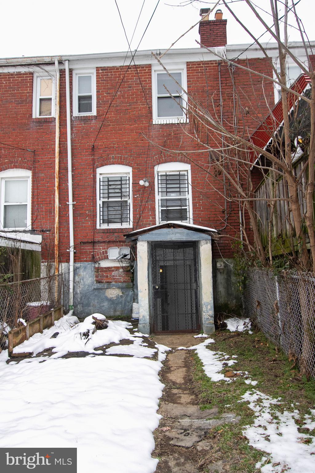 447 Roundview Road Baltimore, MD 21225 - Photo 15 of 21