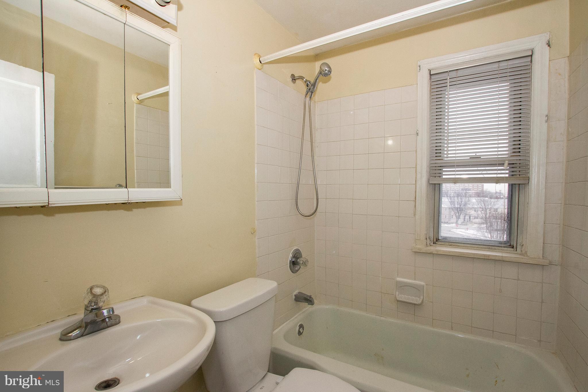 447 Roundview Road Baltimore, MD 21225 - Photo 20 of 21