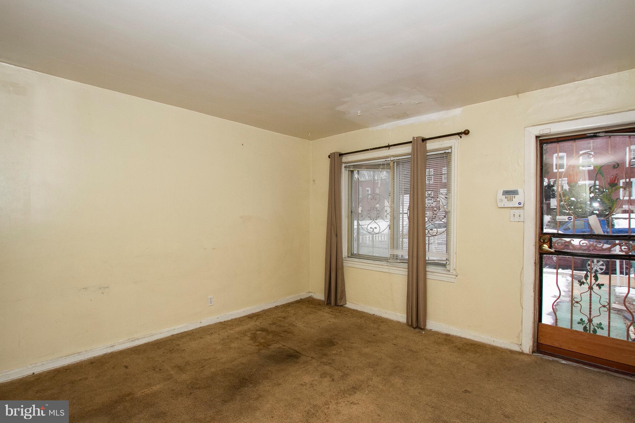 447 Roundview Road Baltimore, MD 21225 - Photo 4 of 21