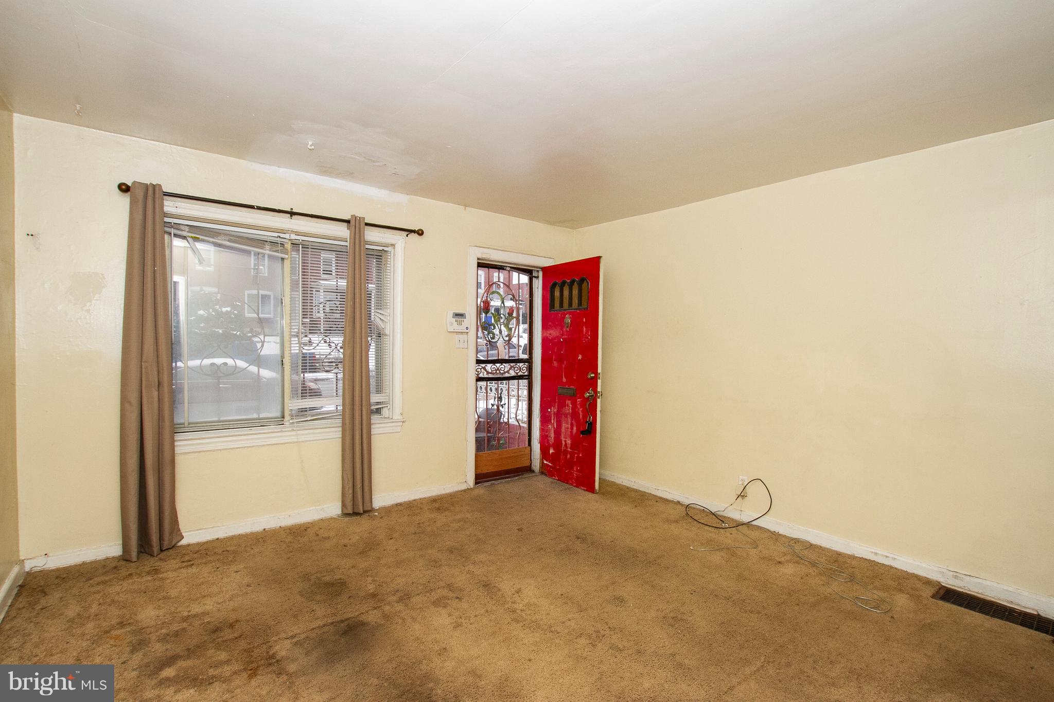447 Roundview Road Baltimore, MD 21225 - Photo 5 of 21