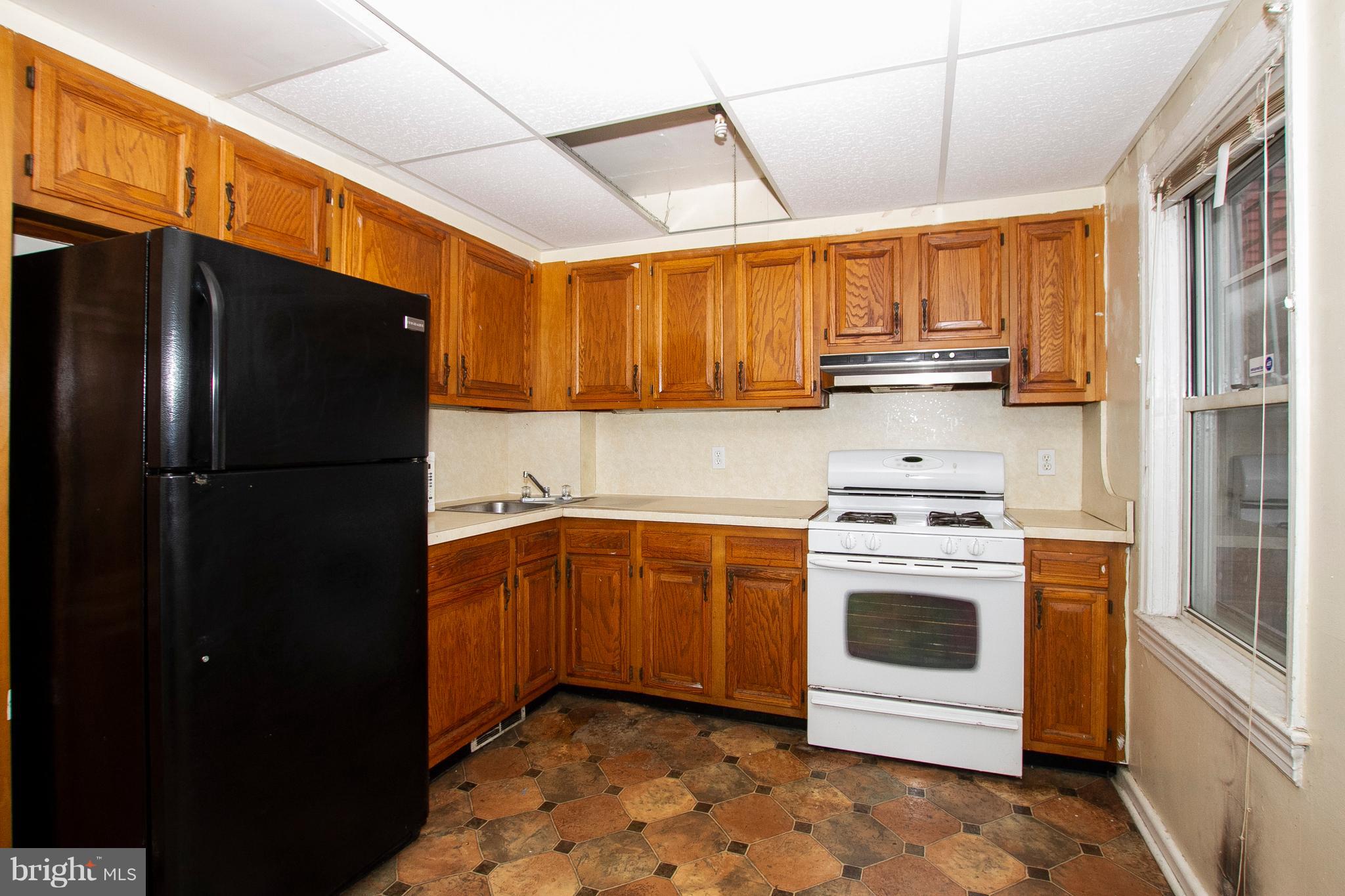 447 Roundview Road Baltimore, MD 21225 - Photo 7 of 21