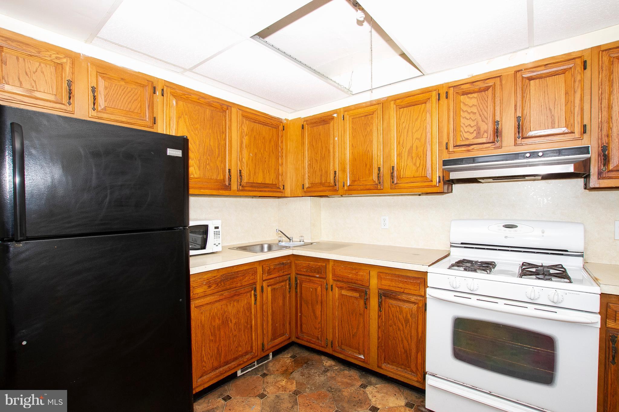 447 Roundview Road Baltimore, MD 21225 - Photo 8 of 21