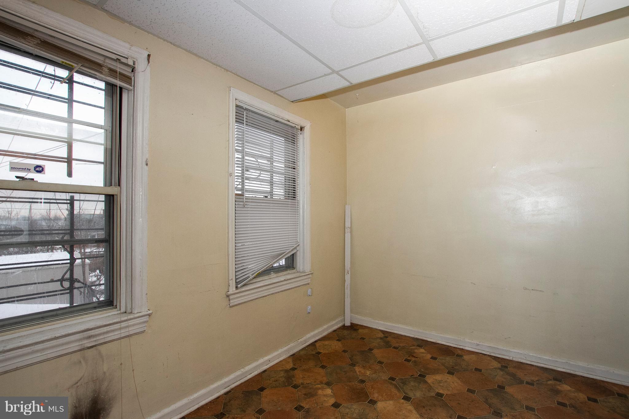 447 Roundview Road Baltimore, MD 21225 - Photo 9 of 21