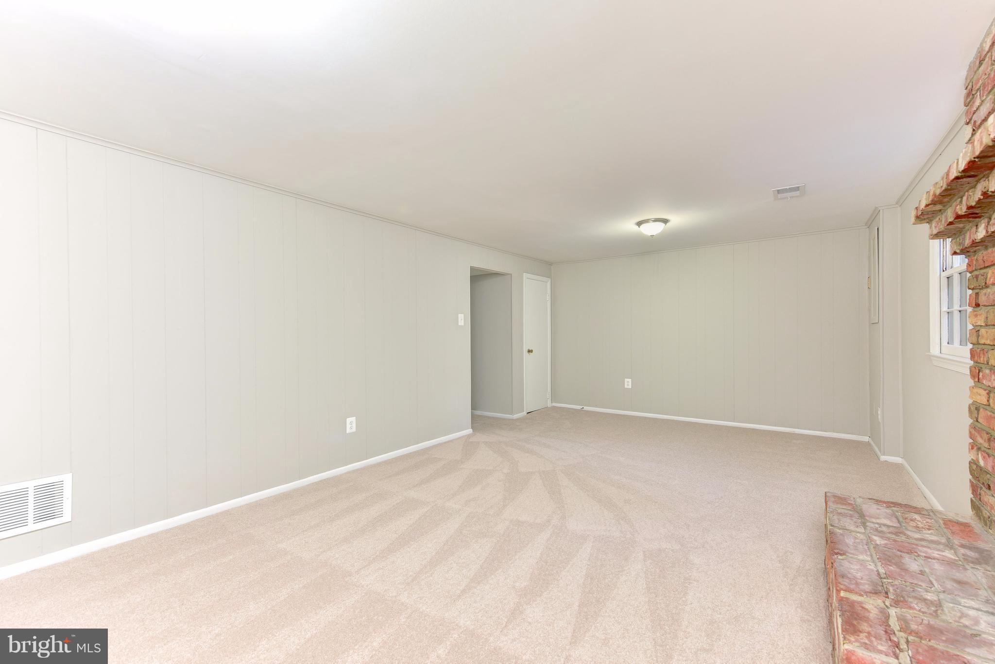 8467 Brainerd Court Springfield, VA 22153 - Photo 20 of 30 Family Room