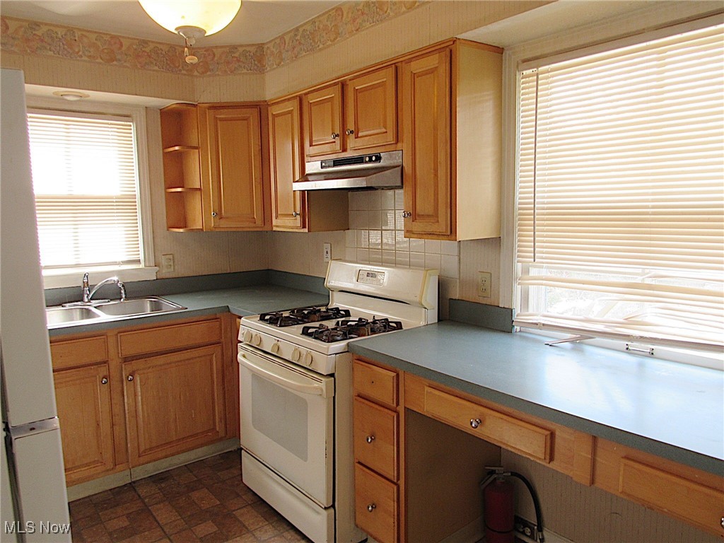 4066 Eastway Road South Euclid, OH 44121 - Photo 5 of 22