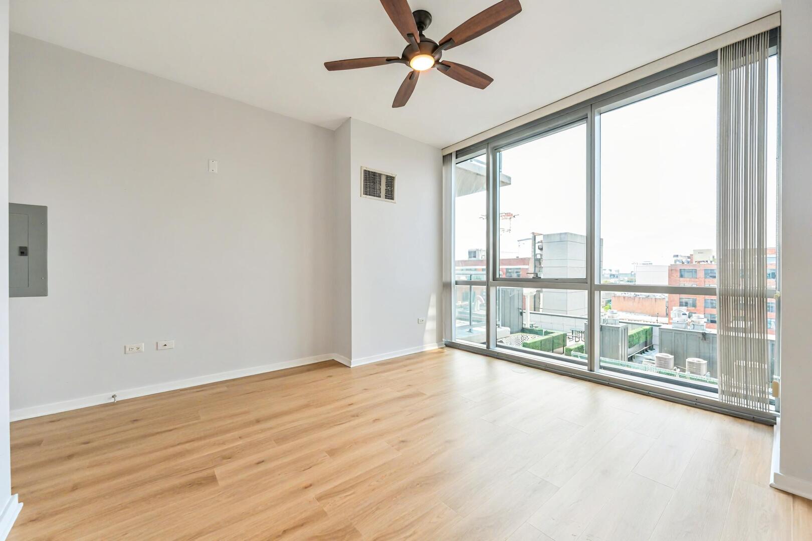 125 South Green Street, Unit 1007A Chicago, IL 60607 - Photo 12 of 16 Gallery Image 12