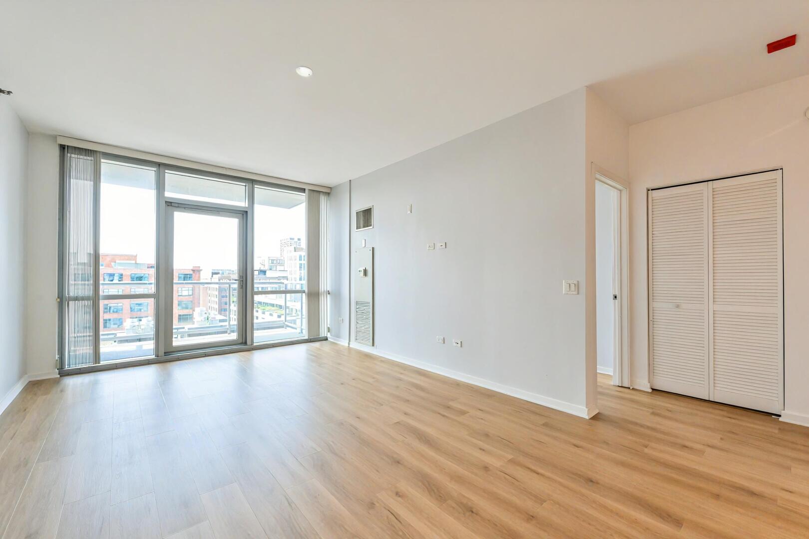 125 South Green Street, Unit 1007A Chicago, IL 60607 - Photo 6 of 16 Gallery Image 6