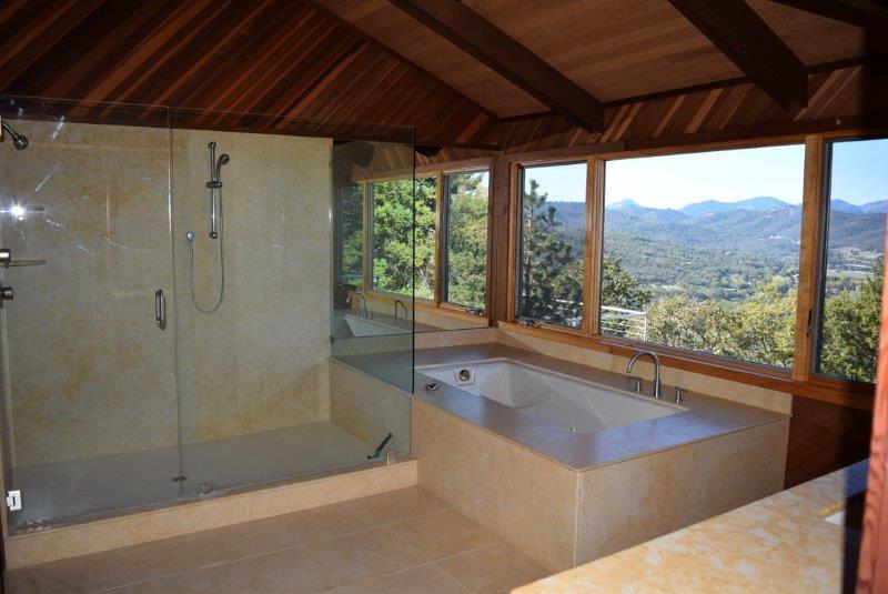 5255 Pioneer Road Medford, OR 97501 - Photo 16 of 28 Glass Shower, Jetted tub.