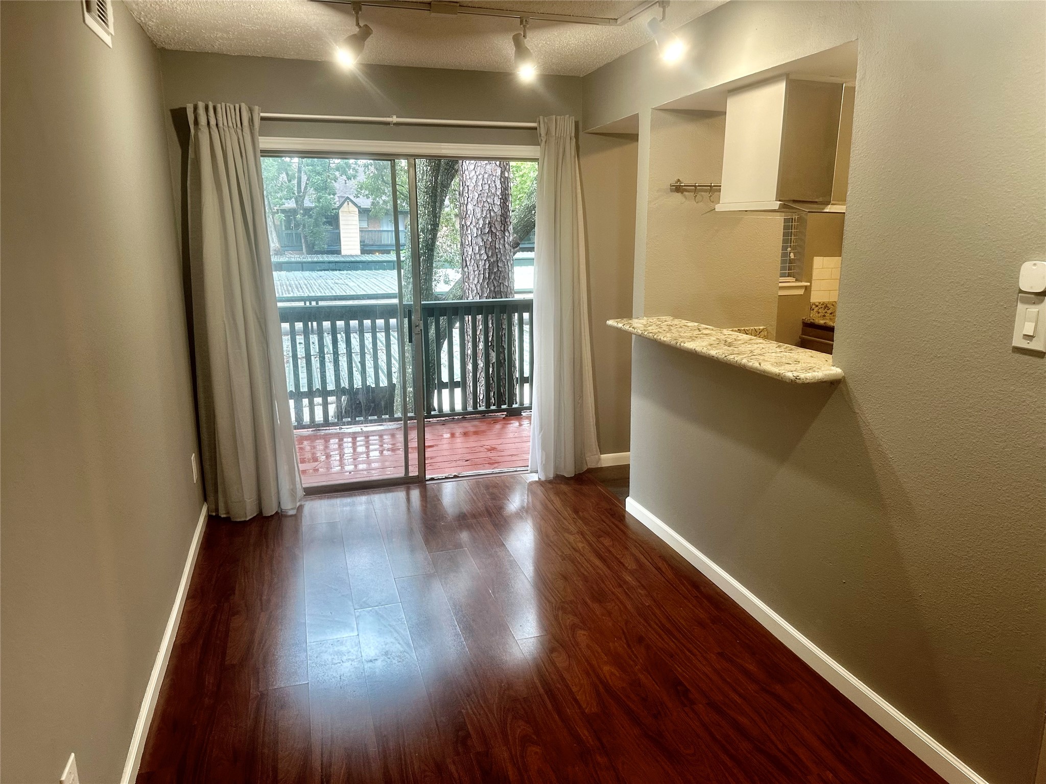 8245 Kingsbrook Road, Unit 239 Houston, TX 77024 - Photo 11 of 30 Gallery Image 11