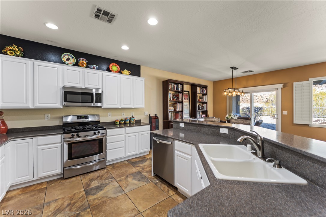 2452 Jada Drive Henderson, NV 89044 - Photo 26 of 52