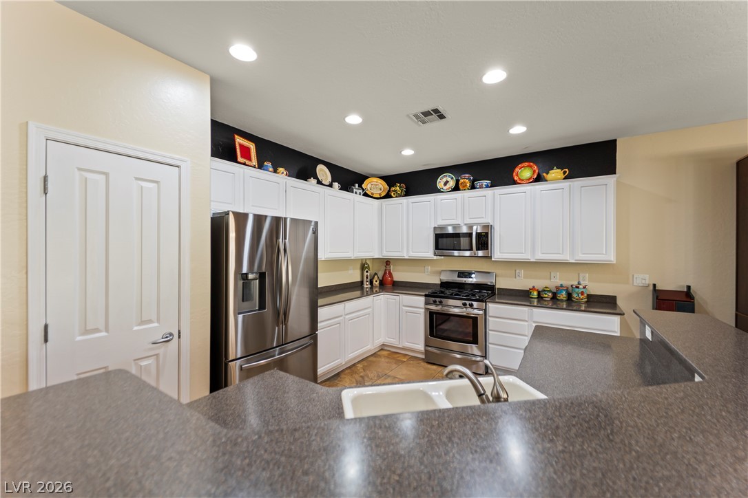 2452 Jada Drive Henderson, NV 89044 - Photo 27 of 52