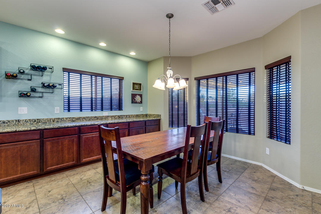 2806 East Trigger Way Gilbert, AZ 85297 - Photo 24 of 96 24-Trigger