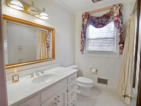 $1,095,000 | 100 Kirkwood Place, Spartanburg, SC 29306