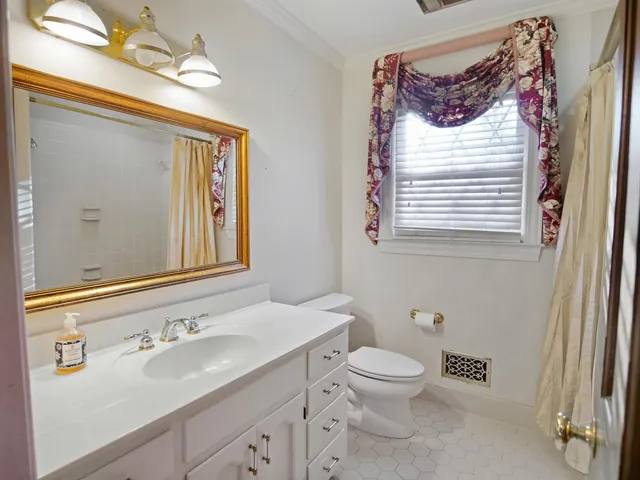 $1,200,000 | 100 Kirkwood Place, Spartanburg, SC 29306