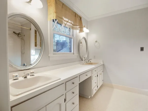 $1,095,000 | 100 Kirkwood Place, Spartanburg, SC 29306