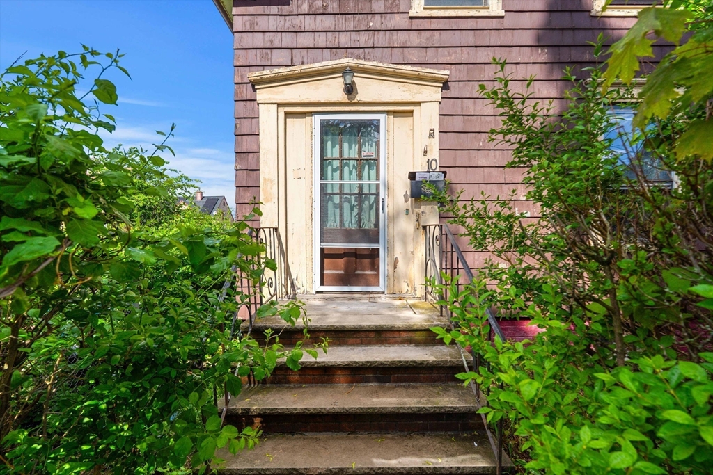 10 Pinkham Street Lynn, MA 01902 - Photo 2 of 15