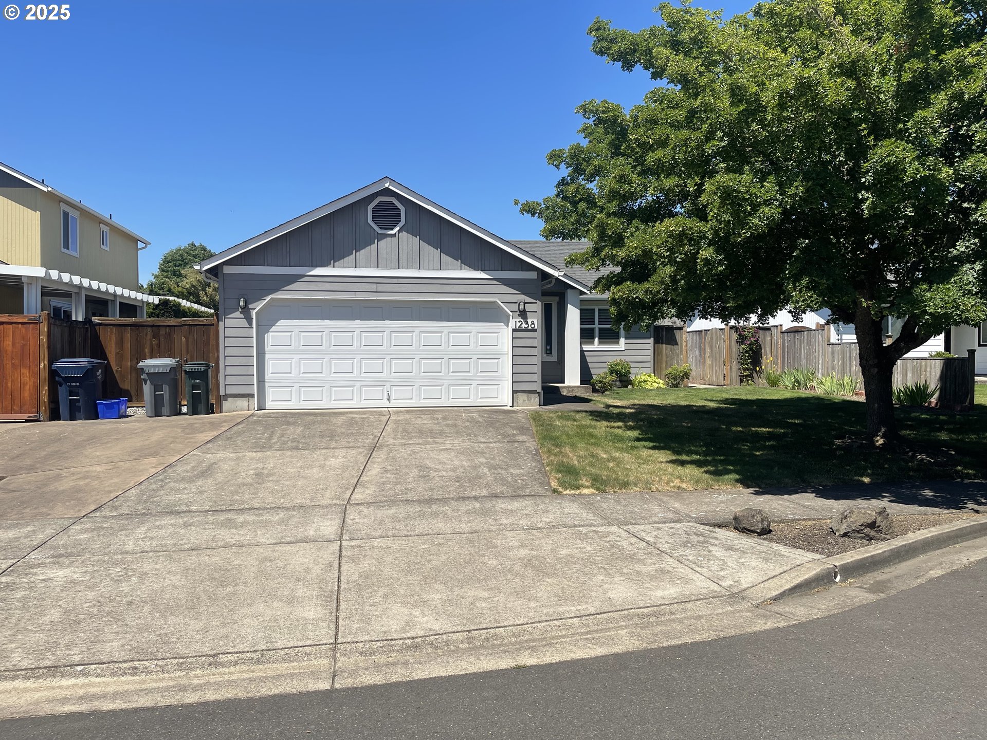 1238 Colton Way Eugene, OR 97402 - Photo 2 of 21 Gallery Image 2