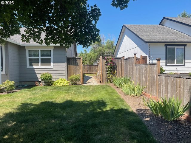 1238 Colton Way Eugene, OR 97402 - Photo 4 of 21 Gallery Image 4