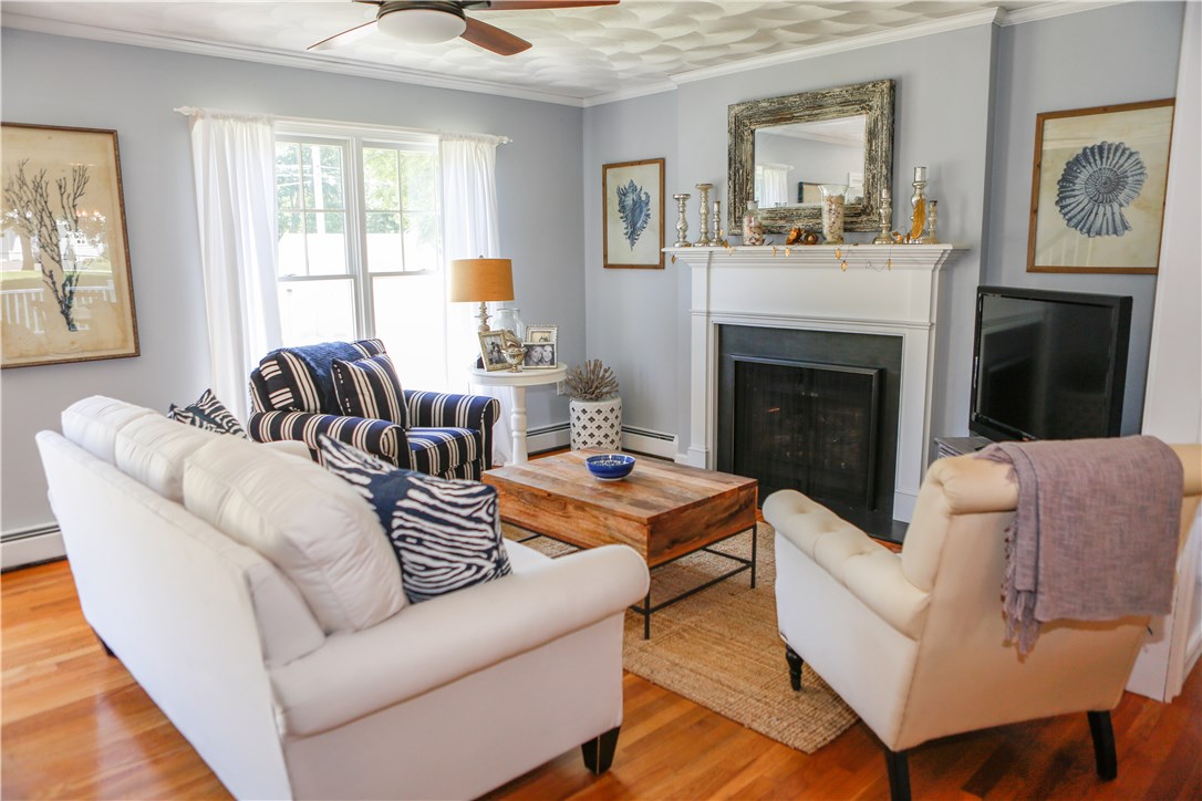 75 Conanicus Road Narragansett, RI 02882 - Photo 13 of 28