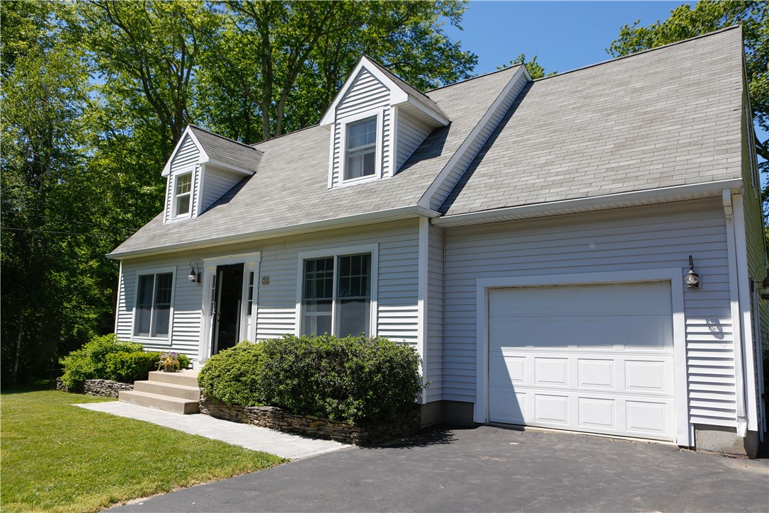 75 Conanicus Road Narragansett, RI 02882 - Photo 2 of 28