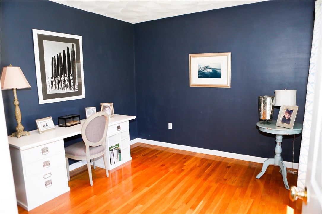 75 Conanicus Road Narragansett, RI 02882 - Photo 10 of 28