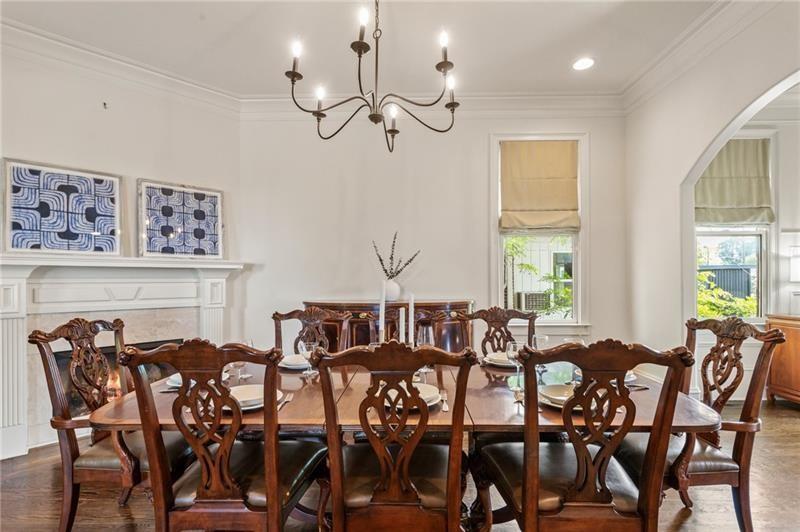 629 Boulevard Northeast Atlanta, GA 30308 - Photo 20 of 74 a view of a dining room and livingroom view