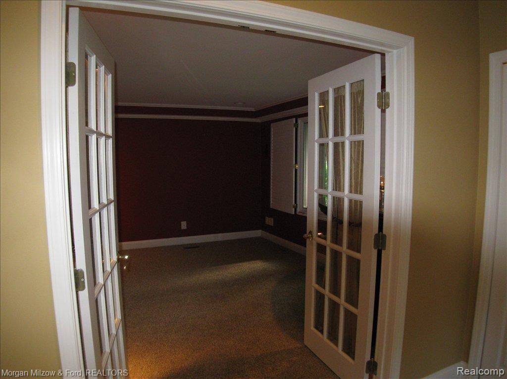 2177 Ridge Road White Lake, MI 48383 - Photo 16 of 21 Main Level Bedroom / Study