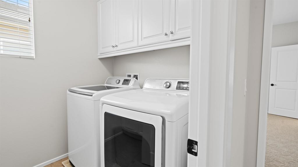 21578 Saddle Bred Lane Escondido, CA 92029 - Photo 30 of 49 a utility room with dryer and washer
