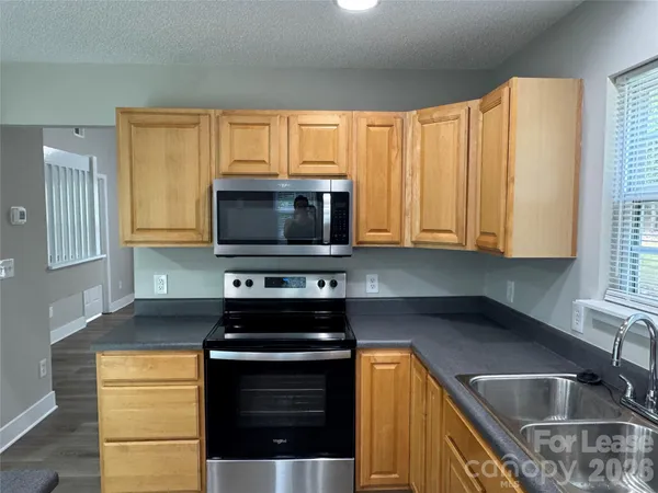 $1,800 | 3251 Blythe Ridge Court, Charlotte, NC 28213