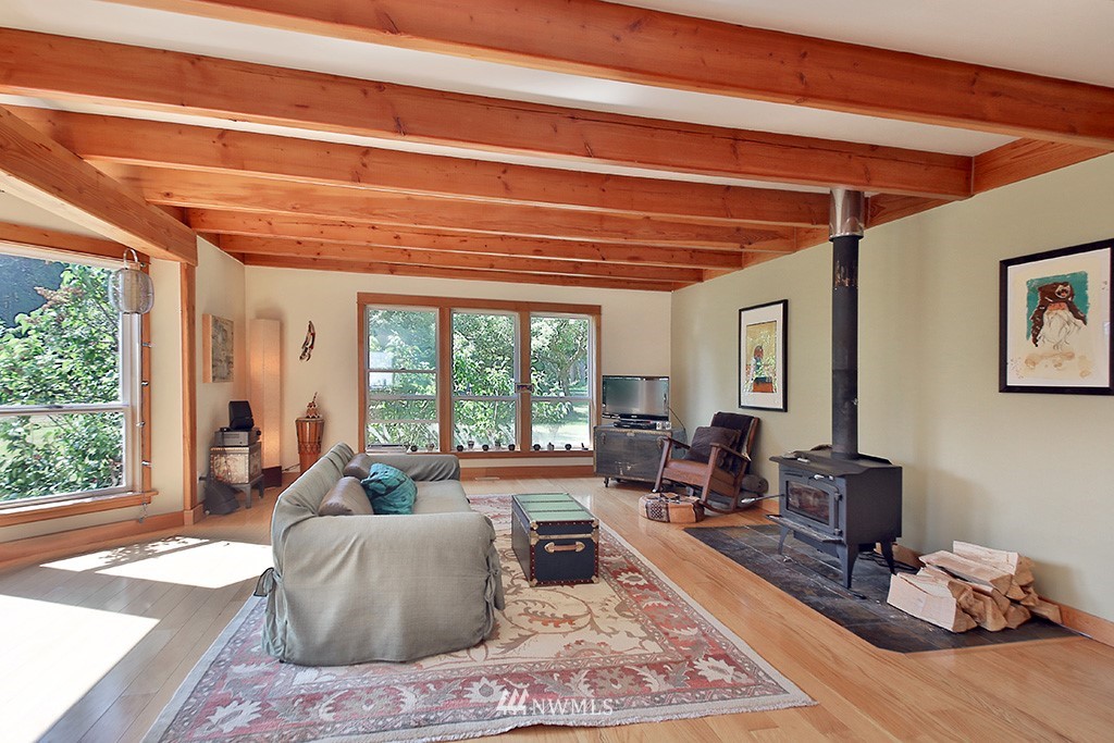 7326 Heggeness Road Clinton, WA 98236 - Photo 3 of 25 Gallery Image 3