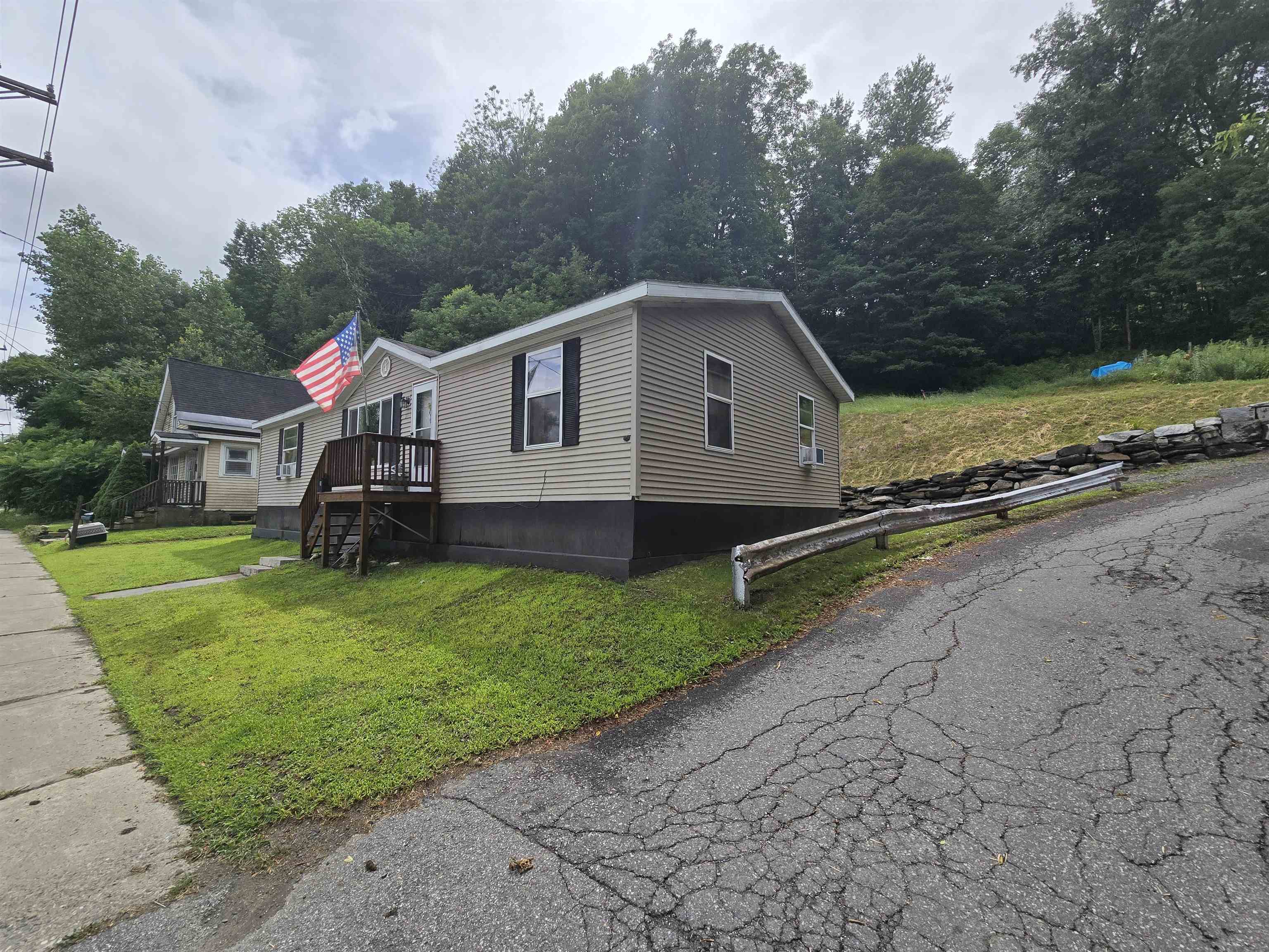 41 Brooklyn Street Barre, VT 05641 - Photo 13 of 42