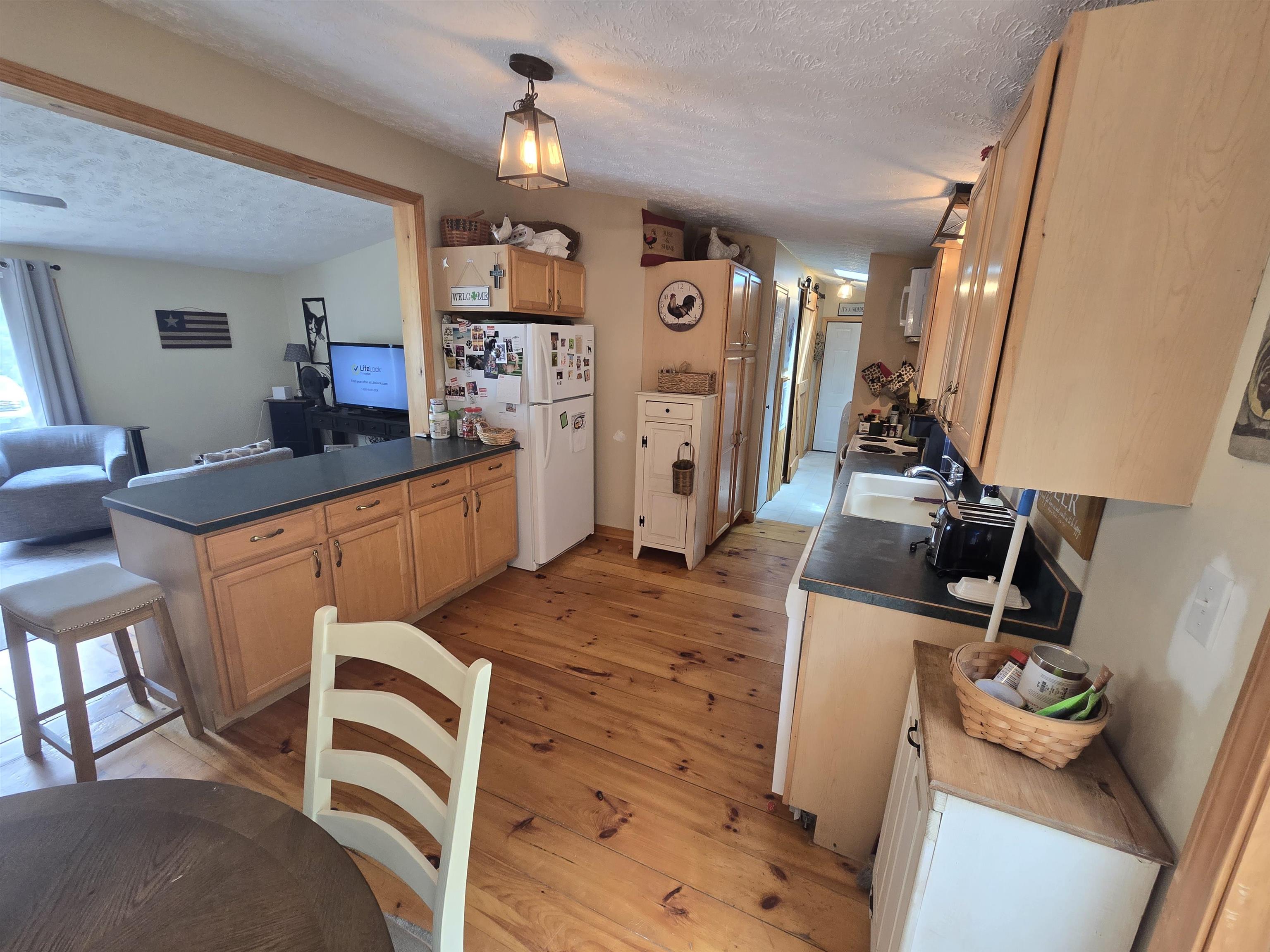 41 Brooklyn Street Barre, VT 05641 - Photo 4 of 42