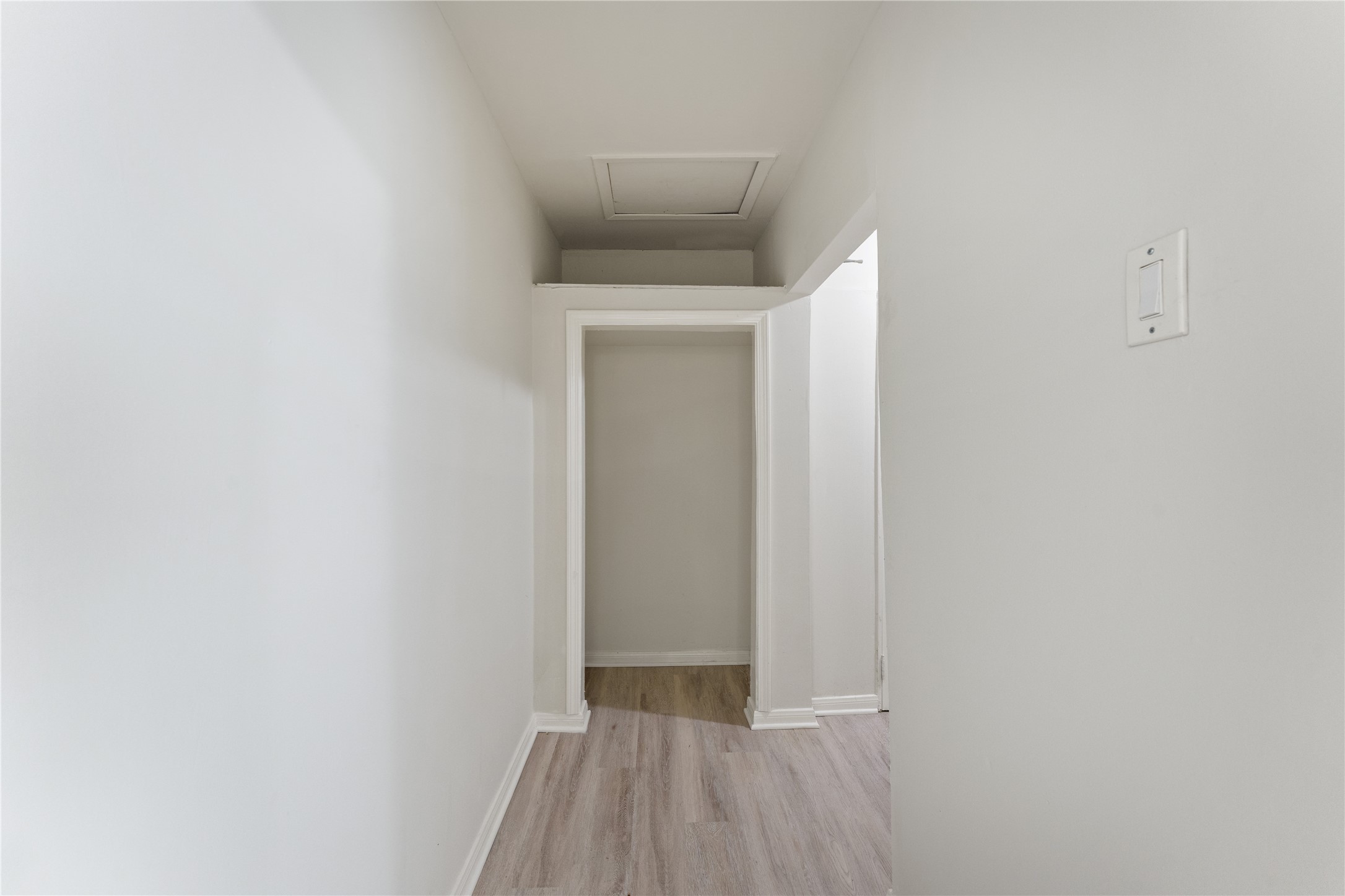 7725 St Lo Road Houston, TX 77033 - Photo 15 of 26 a view of an empty room