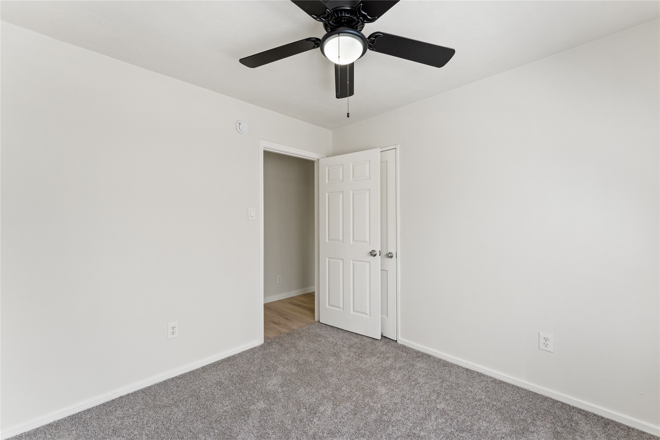 7725 St Lo Road Houston, TX 77033 - Photo 17 of 26 a view of an empty room