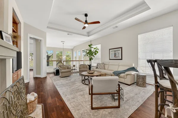 $4,250 | 345 The Hills Drive, Unit 3, The Hills, TX 78738