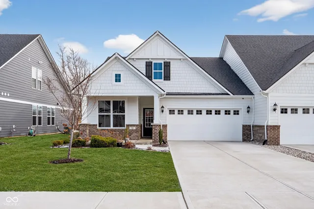 $369,900 | 811 Stone Trace Court, Avon, IN 46123