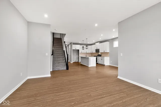 $369,900 | 811 Stone Trace Court, Avon, IN 46123