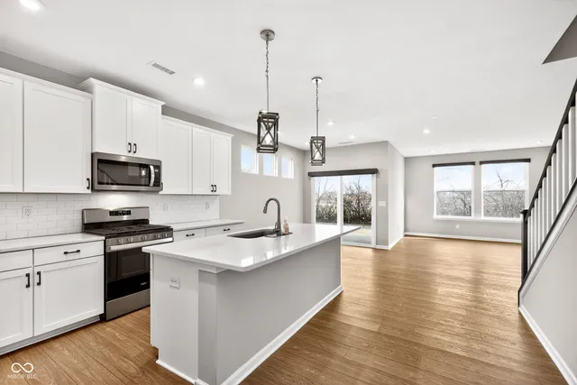 $369,900 | 811 Stone Trace Court, Avon, IN 46123