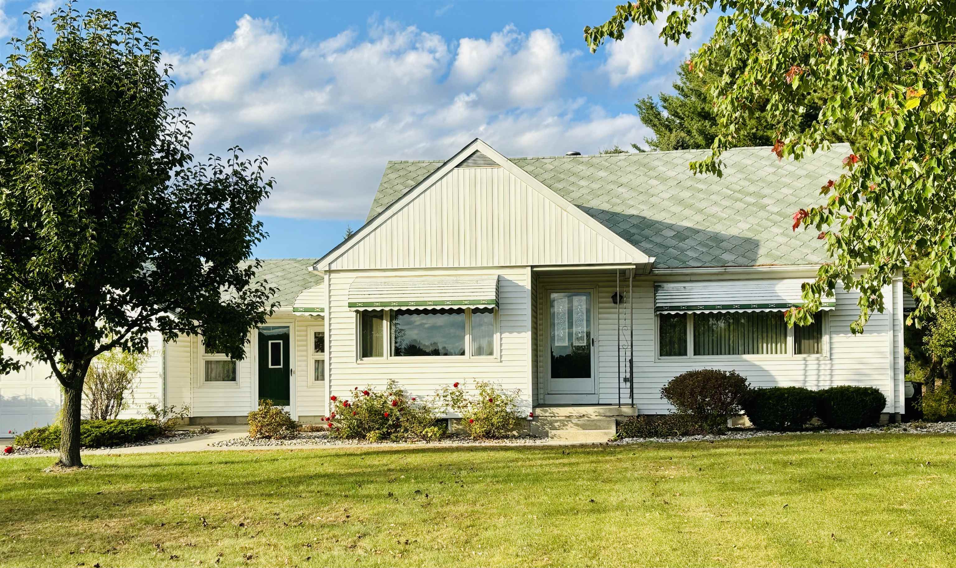 10915 Busch Road Birch Run, MI 48415 - Photo 2 of 43