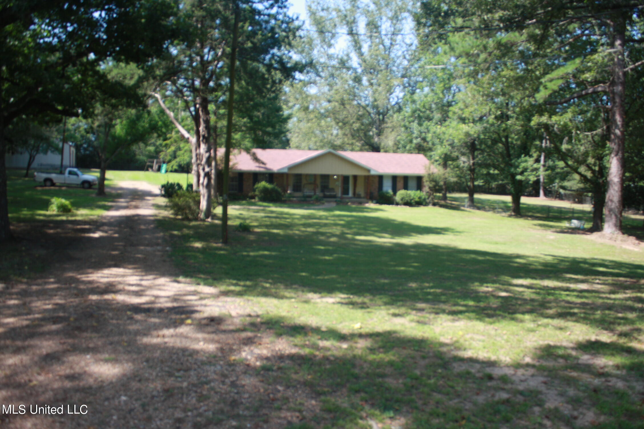 1471 Marwood Road Byram, MS 39272 - Photo 3 of 25 IMG_0352