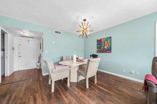 $175,500 | 5540 Tamberlane Circle, Unit 221, Palm Beach Gardens, FL 33418