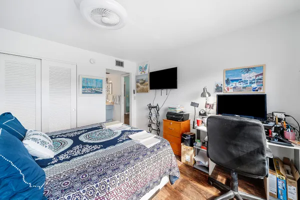 $175,500 | 5540 Tamberlane Circle, Unit 221, Palm Beach Gardens, FL 33418