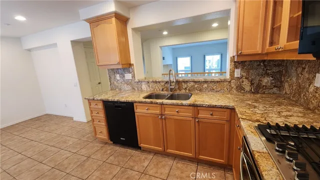 $4,000 | 92 Chula Vista, Irvine, CA 92602