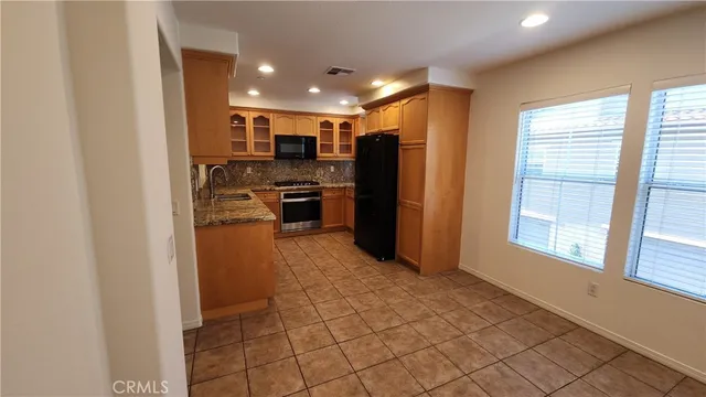 $4,000 | 92 Chula Vista, Irvine, CA 92602