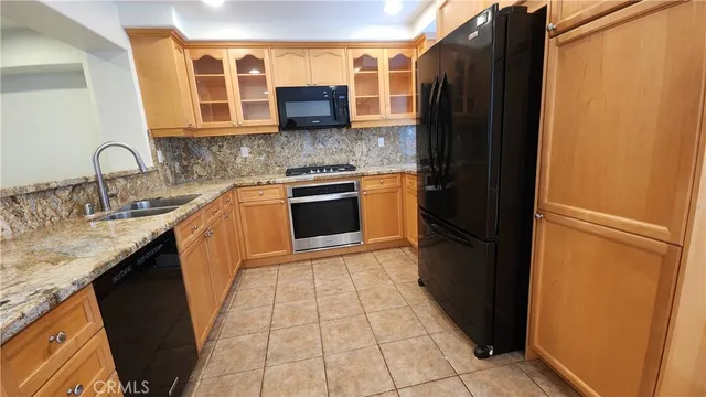 $4,000 | 92 Chula Vista, Irvine, CA 92602