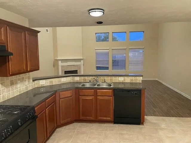 $2,350 | 3218 Quail Run Drive, Humble, TX 77396